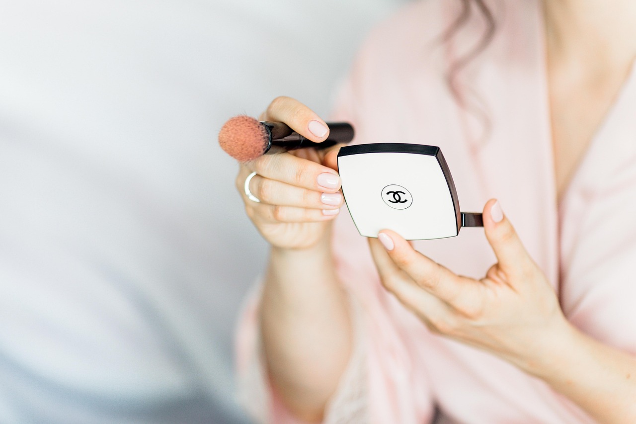 Afterglow Cosmetics: The Definitive Guide to Gluten-Free, Mineral, and Clean Beauty Makeup
