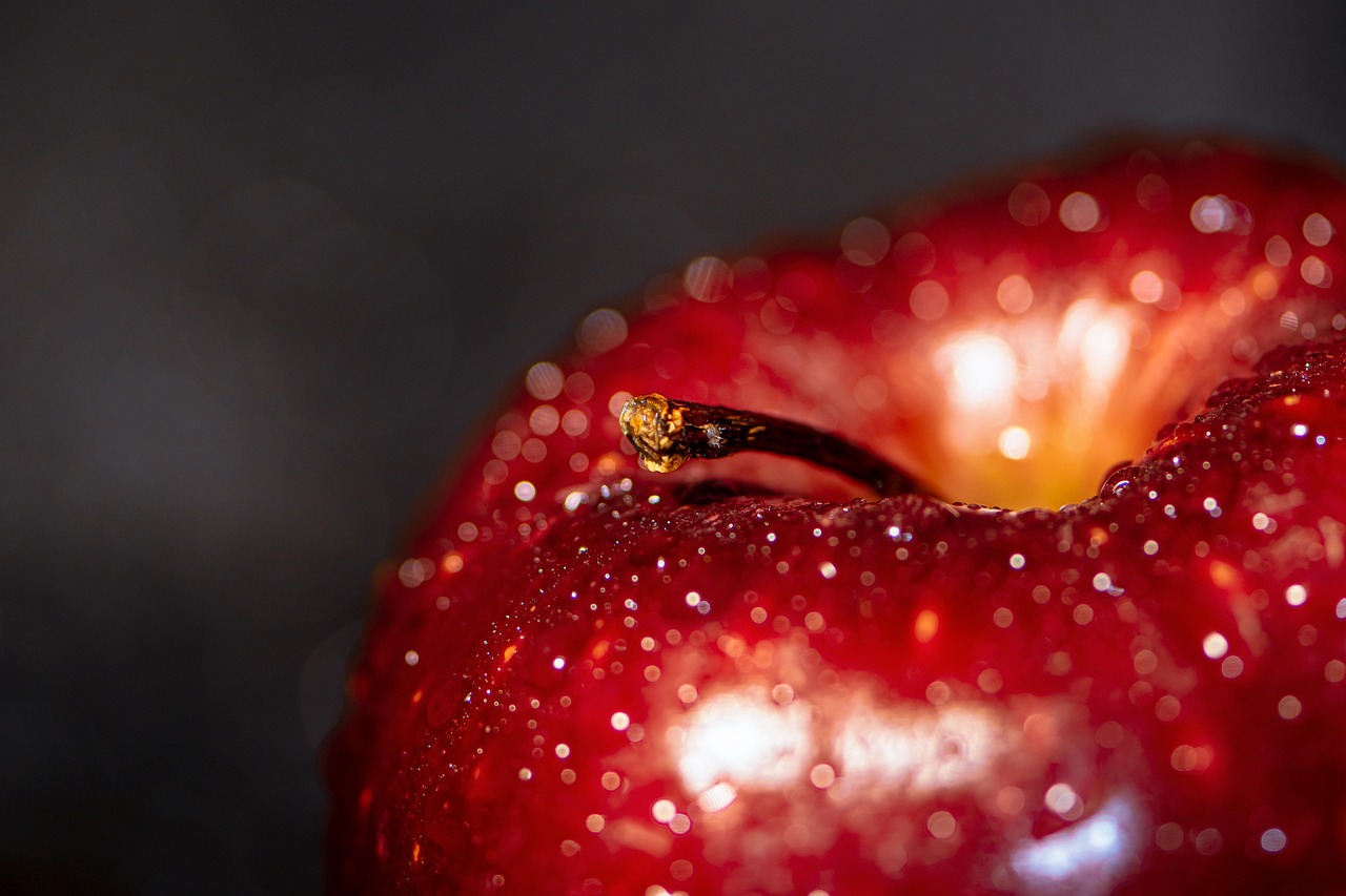 The Comprehensive Guide to Apples Health Benefits: Nutrition, Science, and Gluten-Free Living