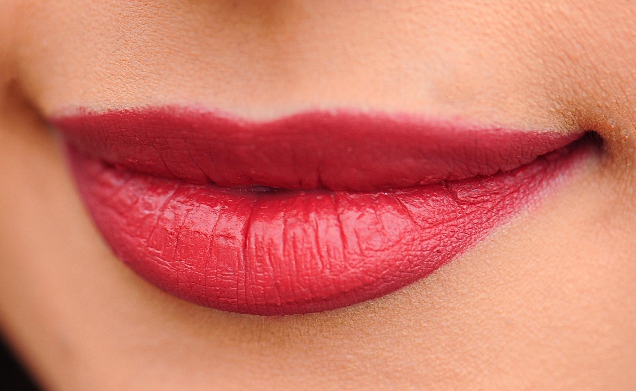 The Definitive Guide to Hypoallergenic Makeup Brands for Sensitive Skin and Eyes in 2025