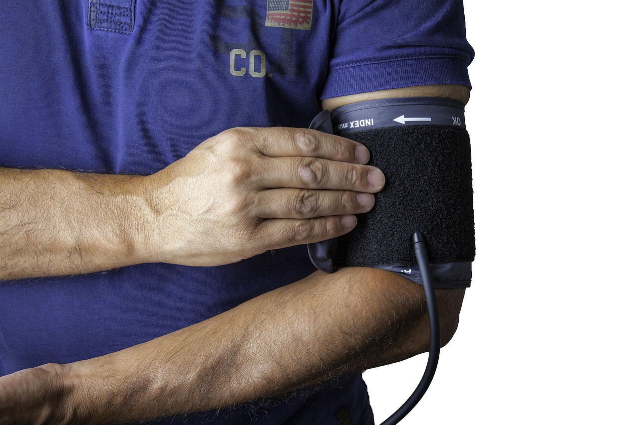 The Definitive Guide to LDL and HDL Cholesterol: Understanding Your Levels and Optimizing the Ratio for 2025