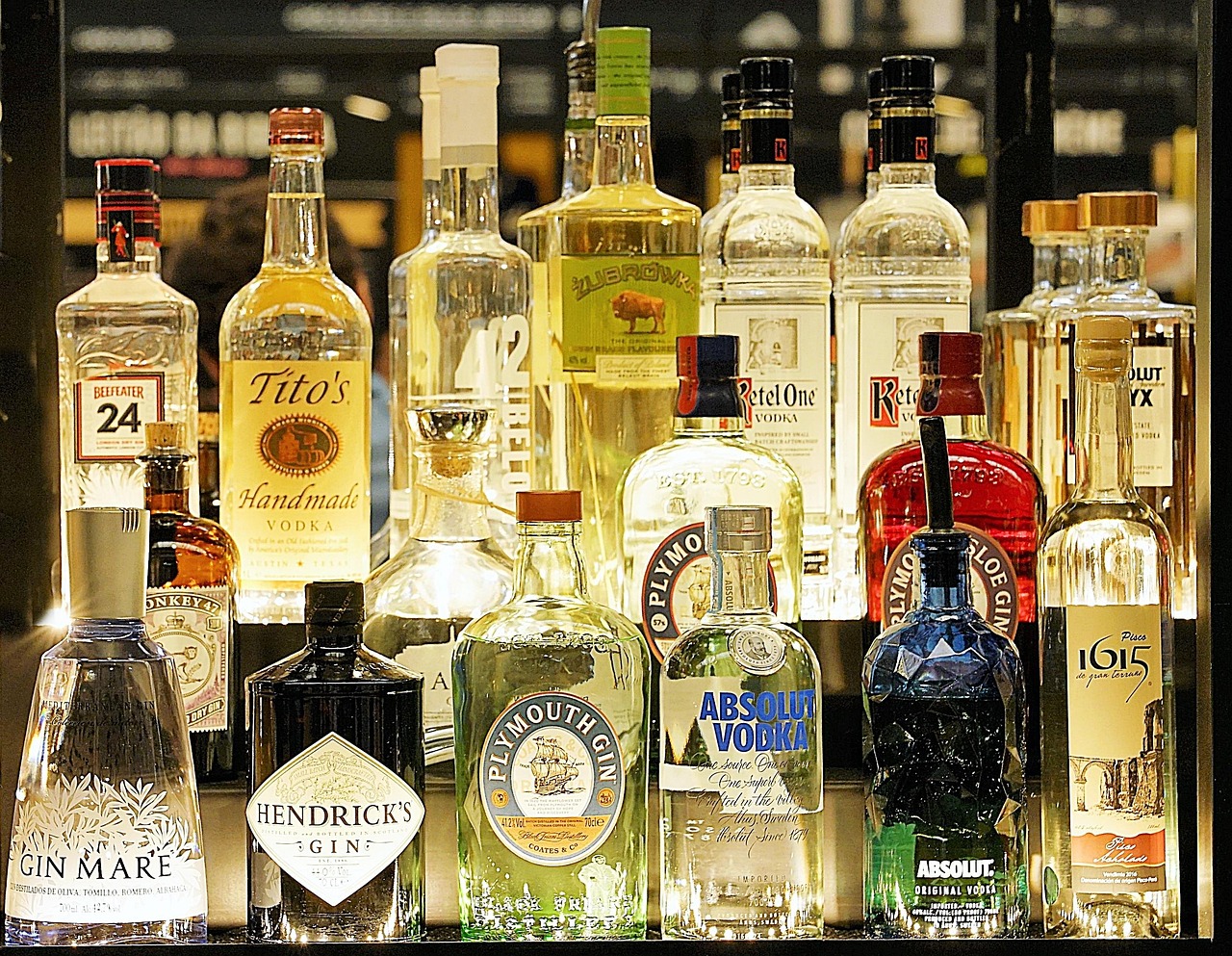 Tito's Vodka Review 2025: Is This Corn-Based Spirit Truly Gluten-Free and Worth the Hype?